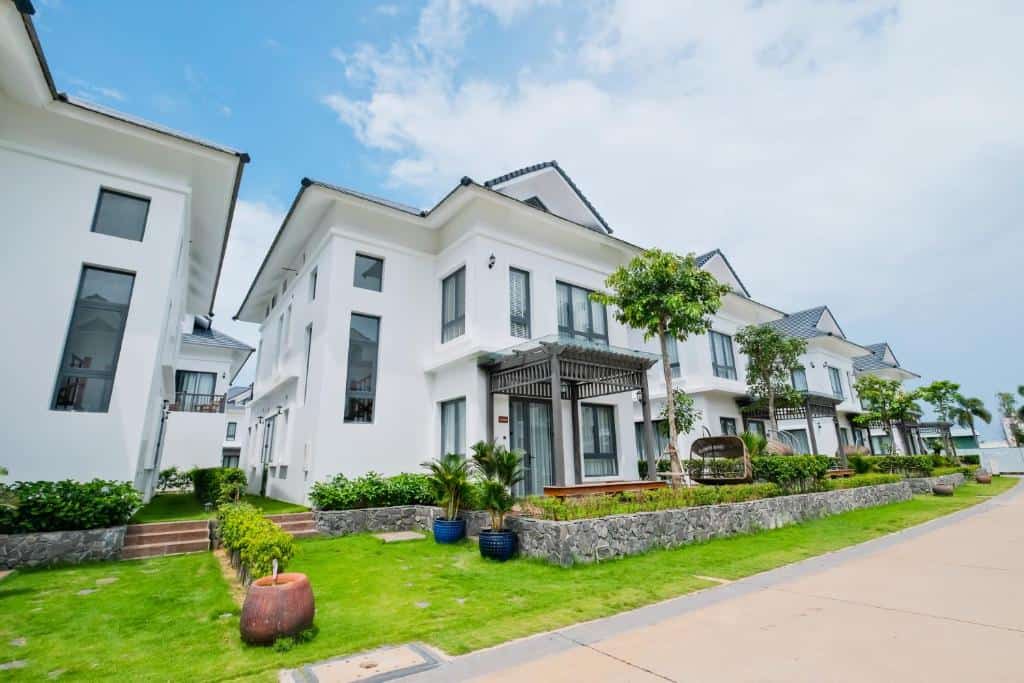 Voucher Sunset Sanato Resort Villas Phú Quốc - biệt thự 3 ngủ nhìn ra vườn