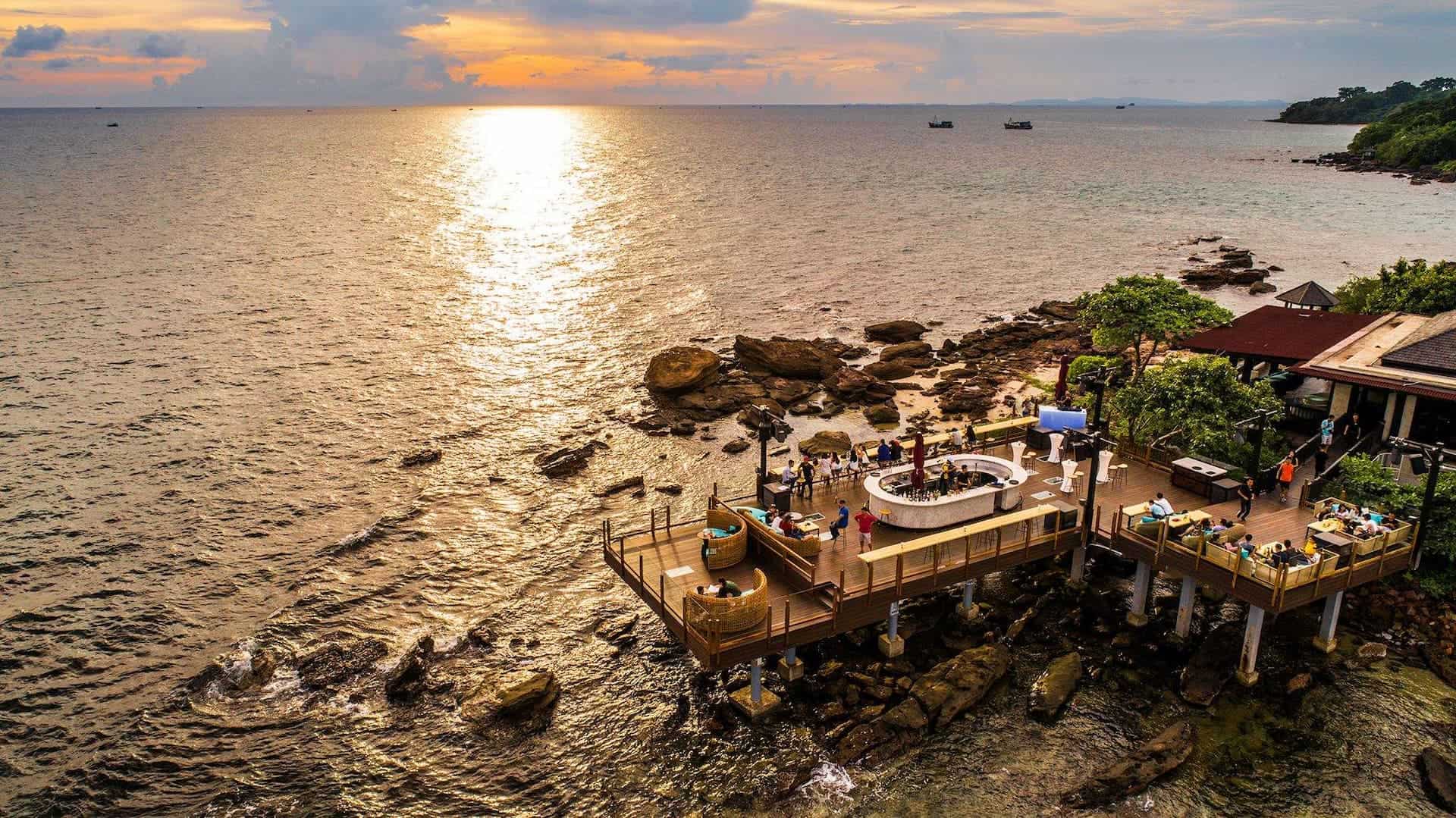 Quán cafe Rock Sunset Island bar - quán cà phê đẹp Phú quốc