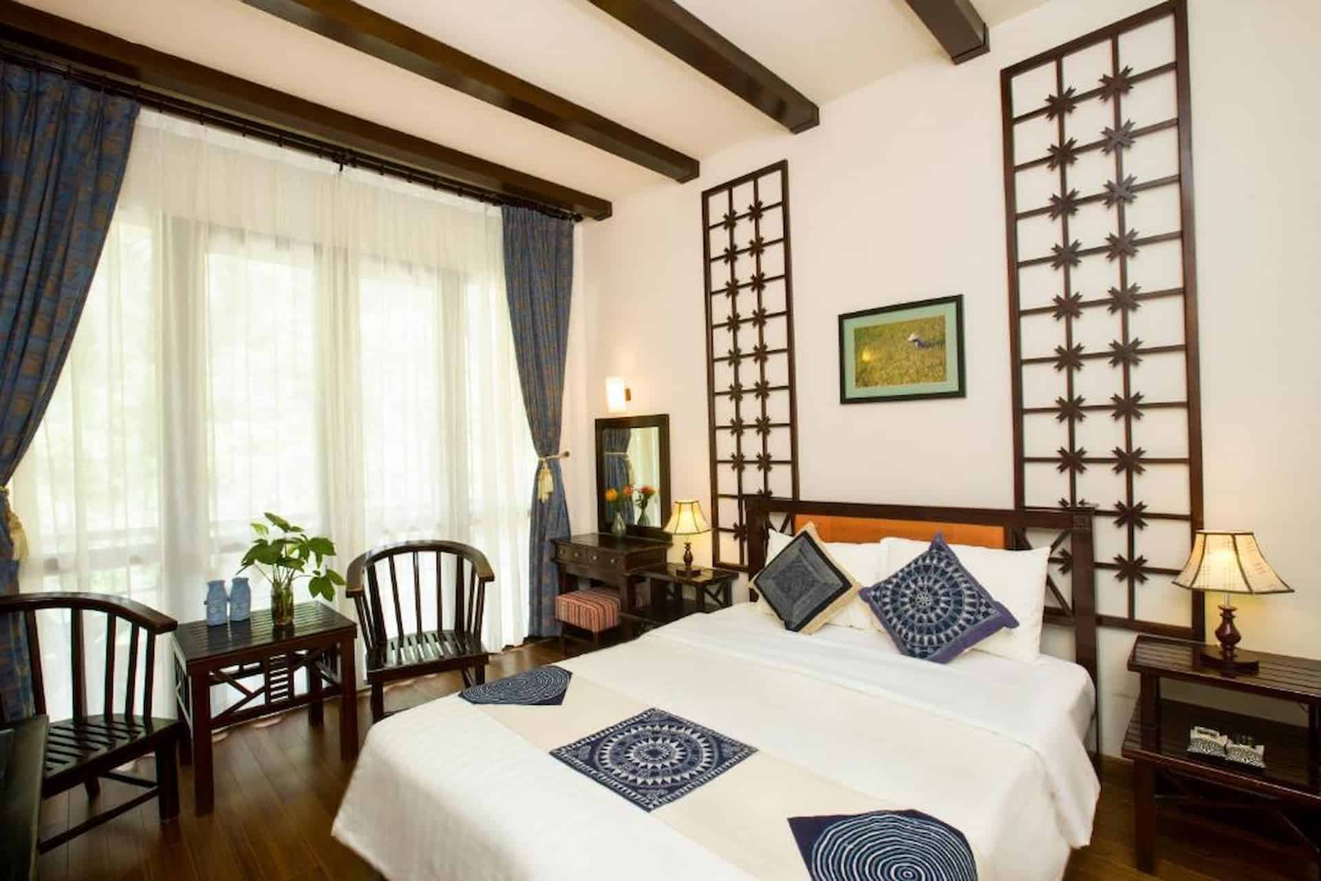 Phòng deluxe tiện nghi hướng hồ bơi 