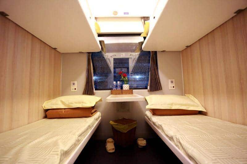 Khoang VIP giường nằm điều hoà - tour du lịch Quảng Bình bằng tàu hoả