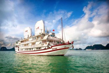 thumbnail Voucher nghỉ dưỡng Du thuyền Signature Royal 5 sao 2N1Đ thăm vịnh Hạ Long
